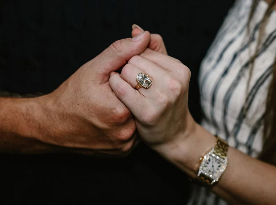 Taylor Swift Travis Kelce Engagement Photos - Taylor Swift's Engagement Ring